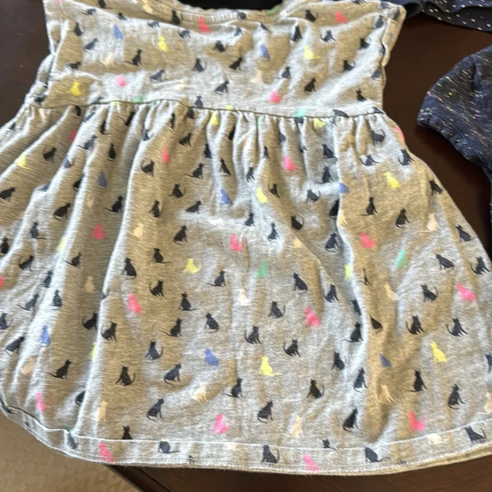 Gap Kids Girl’s Tee Bundle Of 4 Embellished Size 4-5
